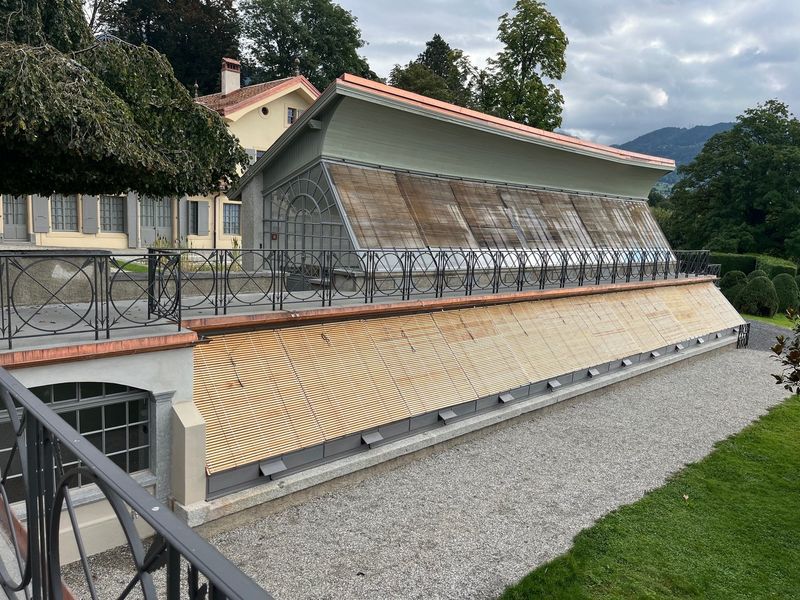 Hauteville, du château au campus, histoire d'une reconversion – Ancienne serre restaurée en salle de cours et laboratoire de biologie – Luca Delachaux, atelier delachaux photographie / Pepperdine University